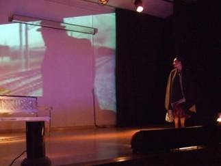 http://webs.ono.com/teatrodelmatadero/DinoPT%20(10).jpg